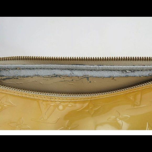 Authentic LOUIS VUITTON Bedford Beige Vernis Leather Hand B… - Picture 7 of 17